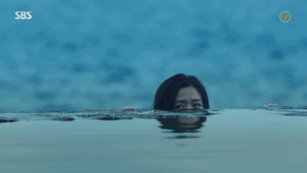 全智贤欧尼产后首次复出就美到让人窒息,既然饰演史上最美的人鱼,那