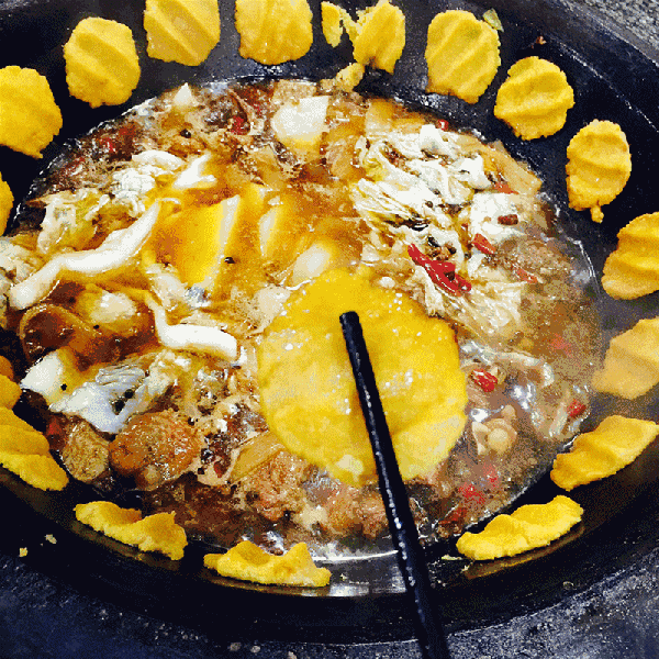 劈柴烧火地锅鸡,这鸡?我竟然接受了!-美食频道-手机