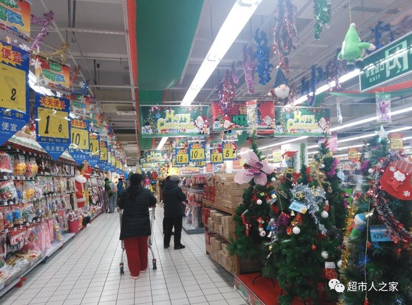 北京九家连锁超市圣诞节氛围大比拼┆联商独家