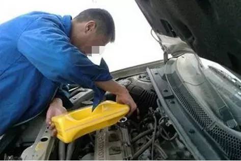 机油多久换一次是合适的 a3h4jp41338273819596.jpeg