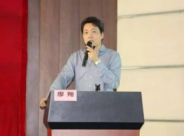 廖翔教授讲述了他的从医之路—从骨科大夫成功转型为疼痛科大师,他