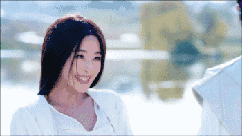 笑起来很有灵气~?