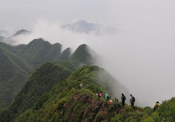 龙角山有大冶八景之一的"龙角朝墩".