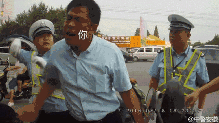 福建董忠义:我这暴脾气 ,要是我绝对不投诉,直接打 @脑袋哄哄:别拦我