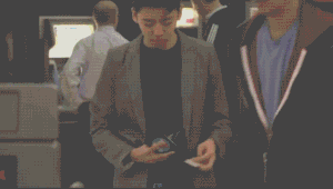 小偷是这样把你的东西偷走的(gif图)-新闻频道-手机搜狐这些镜头发生