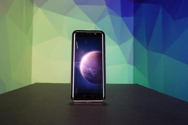 手机产业下一个时代已来 荣耀Magic为转折点