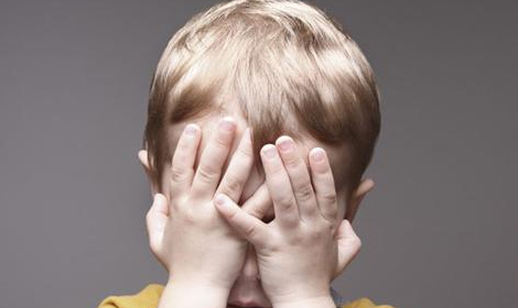 是什么原因导致了孩子的内向和胆小