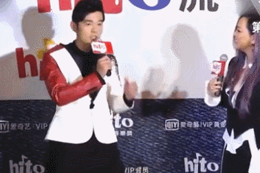 周杰伦看了场话剧竟然发张黄图,婚后的周董真是越来越