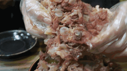 郑州这家小馆只做三样菜:板面,羊蝎子,羊蹄!