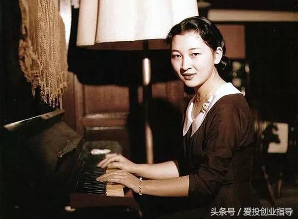 1934年,正田美智子生于东京一个富庶家庭,在四名子女中排行第二.