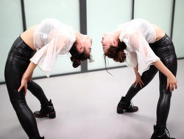 CBA宝贝姐妹花演绎皮裤诱惑