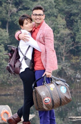 当天拍摄的是主演刘涛与杨烁,首先来张两人相拥的照片,真的是羡煞旁人