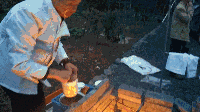 本周末,来梓桐有玉米馃,烤全羊,粉丝汤免费吃哦,还可以住蒙古包