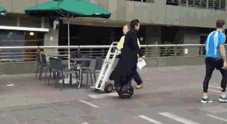 你的肾功能必须异于常人(憋尿)~ 毕竟上下班高峰期堵!周五双休堵!