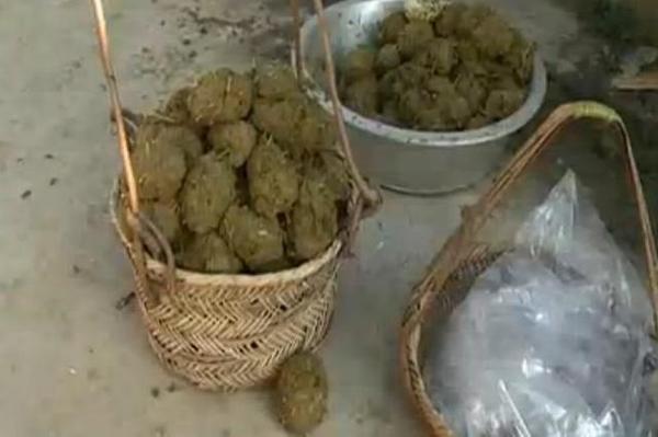 为了吃到牛粪火锅,自驾赶到贵州,一股牛粪的味道