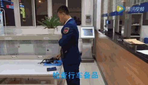 【地铁视频】看帅出高度的地铁司机如何工作一天