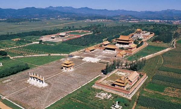 清东陵 著名景点 清东陵,月坨岛,青山关,潘家口,南湖湿地,滦州古城等