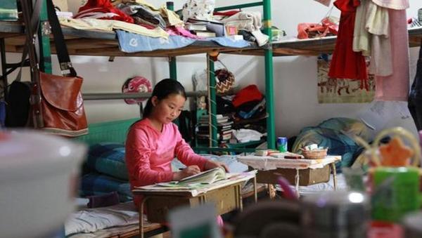 看看这些实拍:工厂女工的"尴尬"宿舍