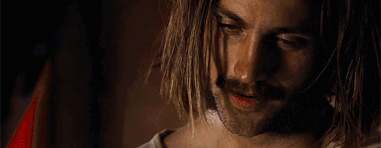 但是在这部片中艾米·亚当斯也是成功的展示出了susan 这个人物年轻时