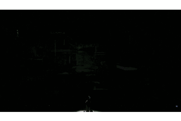 因此在270度圆幕的环境下,首次引入全息投影,视觉特效和舞蹈演员的
