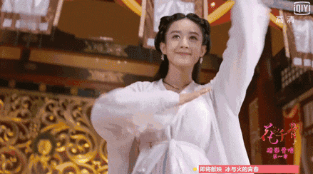 对待粉丝,赵丽颖也是真情感恩.