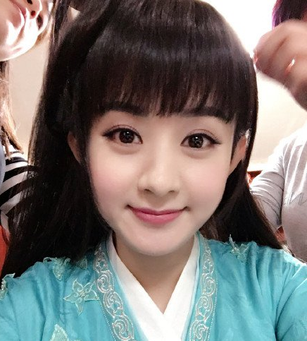 赵丽颖齐刘海美照