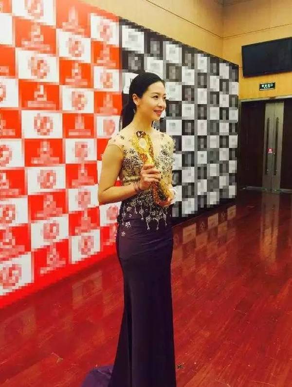 圣诞节魏秋月接受男友求婚啦!