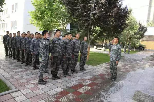 涨知识:解放军现在一日三餐都吃什么?