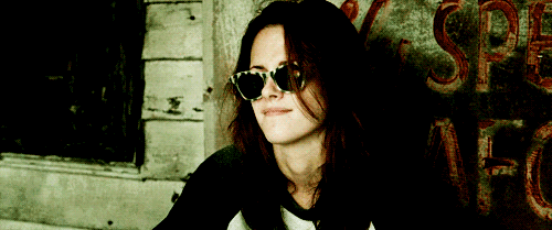 广告                          首先