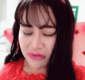 一夜之间全都冒出来了,一直播,花椒和人虎牙等等新app,四大视频网站也