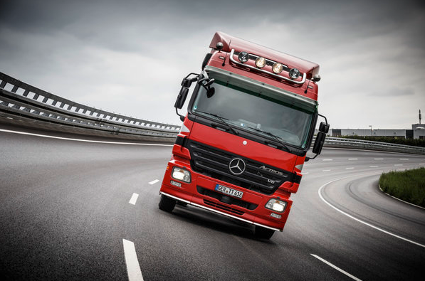 别整天喊mp4了 奔驰新重卡叫new actros