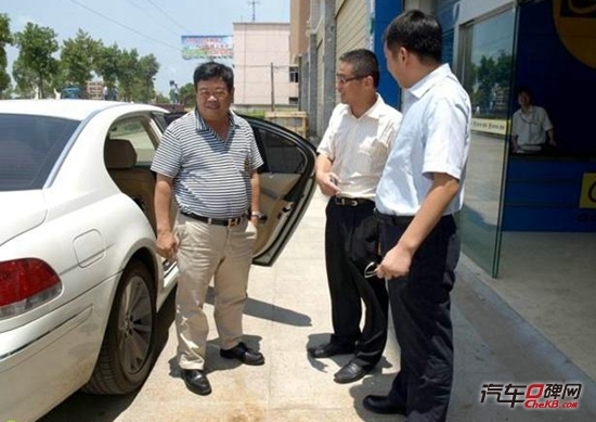 曹德旺30年捐款60亿 自己的座驾却十年未换-汽车频道-手机搜狐