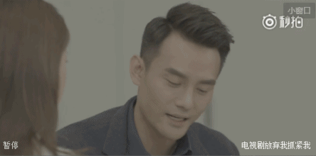 陈乔恩不能说话只能狂点头,因为嘴巴里的巧克力要化了,万一一个整不好