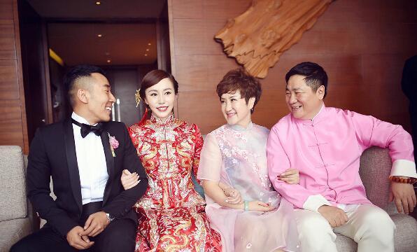 这个 刘笑歌,就是刘大脑袋,哦不,是刘大脑袋的饰演者刘流的女儿