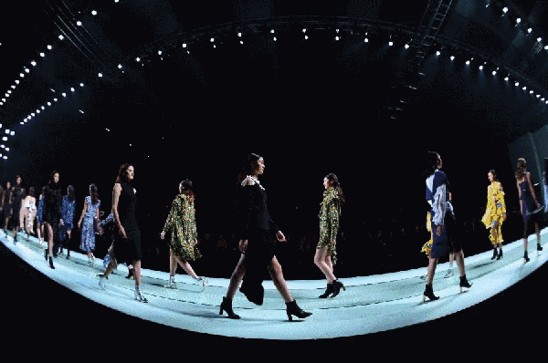 同期举办的 fashion source 时尚之源(18th服装贴牌面辅料展)人潮涌动