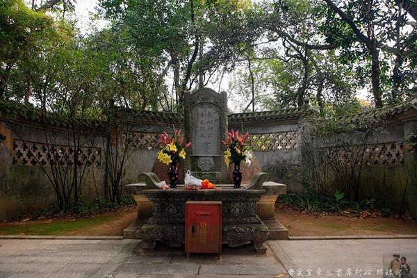 六祖故里的新兴国恩寺有哪三奇?