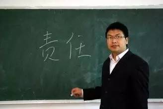 人大代表周洪宇再提建议将教师纳入公务员体系