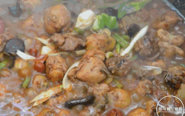 在大院里吃柴火鸡,银川这家店环境太赞了!-美食频道