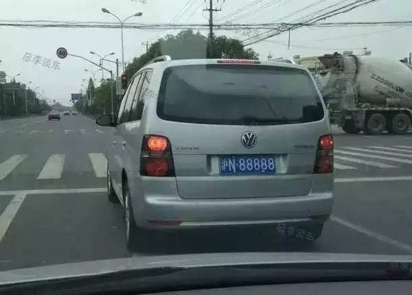 上海最牛车牌沪A~N88888都是什么车?!没有一辆顶级豪车