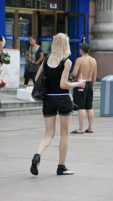 这个离俄罗斯最近的中国美女,都是来讨生活的俄罗斯美女中国罪犯城市图片