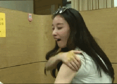 我朋友圈照片拍照姿势都是跟倪妮学,真美!