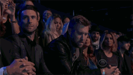 她是完美的,而你是拖后腿的!