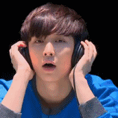 找我聊天的小仙女越来越多了~嘿嘿嘿~ 好讨厌哦~每人给我一个么么哒