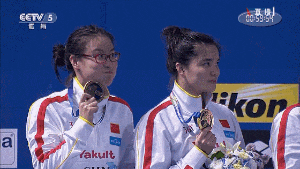 【游泳池里的段子手,行走的表情包】爱上傅园慧!
