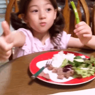 美如画的混血萝莉,萌到我无法呼吸