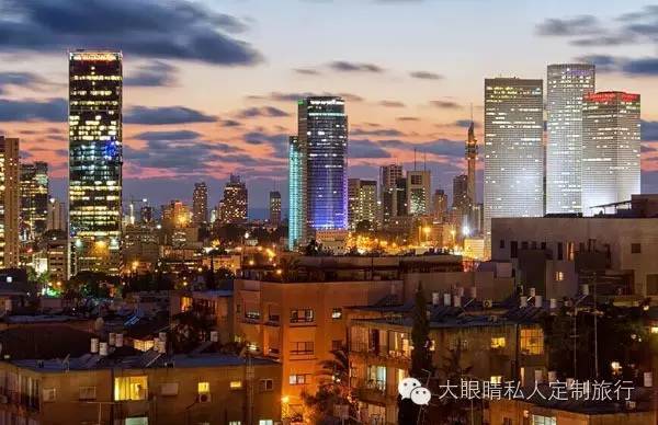 特拉维夫是一座年轻的城市,很多以色列人挥汗跑步,骑自行车,打沙滩