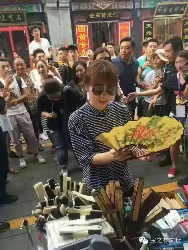 昨日四大女神亲临潘家园,王丽坤素颜美到上天!