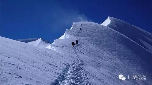 这里是雪山初级攀登者的训练场