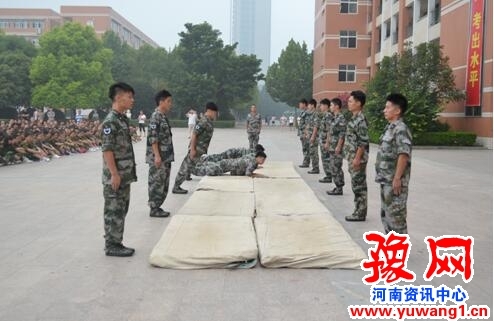 淮阳一高:高一新生开始军训