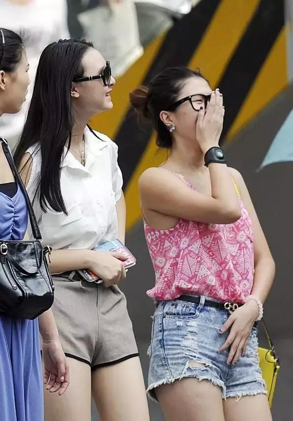 炎炎夏日,我好像中了成都美女的邪